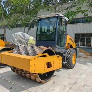 座駕壓路機(jī)STS08