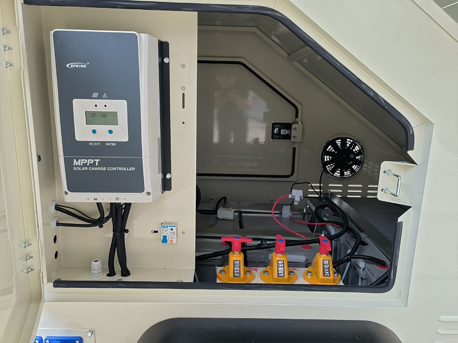 太陽(yáng)能照明車4TNVE600