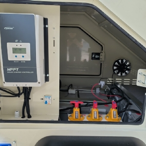 太陽(yáng)能照明車4TNVE600